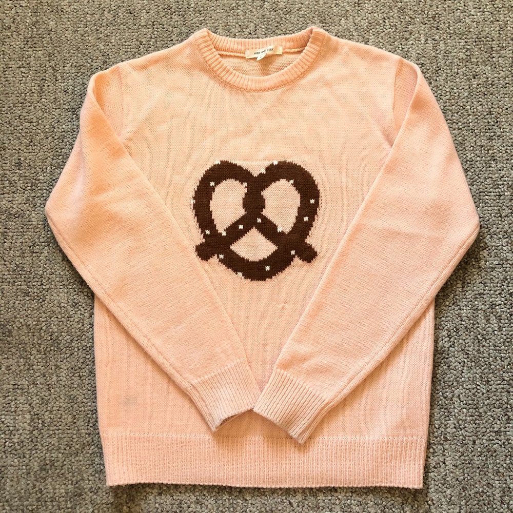 MIXXMIX Korean brand Pretzel Sweater
